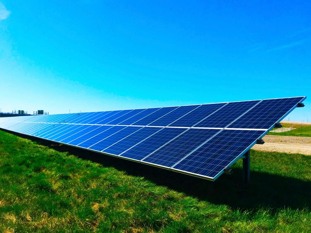 Achat et installation de panneaux photovoltaïques : Absence d’aide financière promise en contrepartie